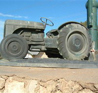 Ferguson Tractor Monument - NT Tourism