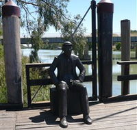Captain John Egge Statue - NT Tourism