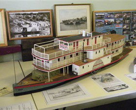 Wentworth Model Paddlesteamer Display - Accommodation NT 0