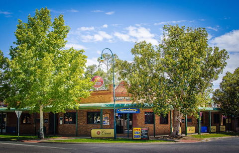 Crown Hotel Wentworth - Accommodation NT 0