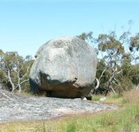 Tolmer Rocks - Accommodation NT