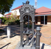 Witcombe Fountain - Accommodation NT