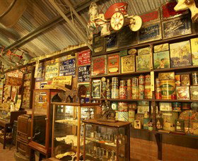 Jerilderie Historic Residence - Historic Home And Gardens - Accommodation NT 1