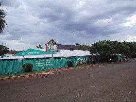 Muzzys Hardware - Accommodation NT 0