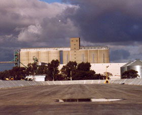 Co-operative Bulk Handling (CBH) Wheat Storage And Transfer Depot - Accommodation NT 1