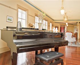 Barcaldine House - Accommodation NT 6