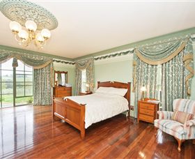 Barcaldine House - Accommodation NT 5