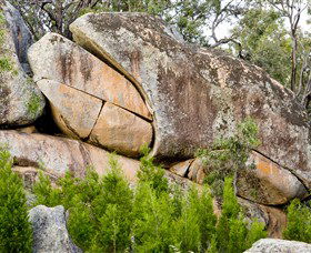 Frog Rock - Accommodation NT 0