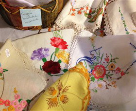 Mountain Blue Vintage Linen - Accommodation NT 2