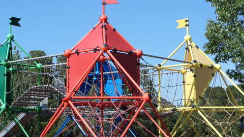 Fadden Pines Playground - Accommodation NT 3