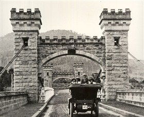 The Hampden Bridge Experience - NT Tourism 1