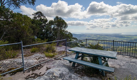 Illawarra Lookout Walking Track - Accommodation NT 3