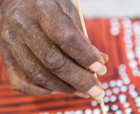 The Artery Aboriginal Art - Accommodation NT 5