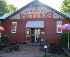 Huskisson Pictures - Accommodation NT 0