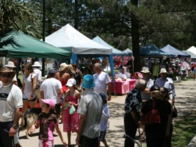 Burleigh Art And Craft Markets - Accommodation NT 3