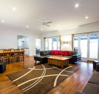 The Retreat Port Stephens - Accommodation NT