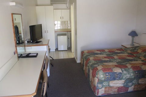 Golfview Motor Inn - Accommodation NT 2