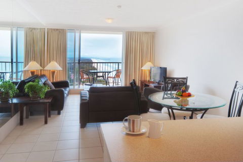 Golden Sands On Main Beach - Accommodation NT 0