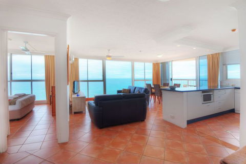 Golden Sands On Main Beach - Accommodation NT 11