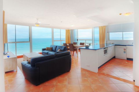 Golden Sands On Main Beach - Accommodation NT 15