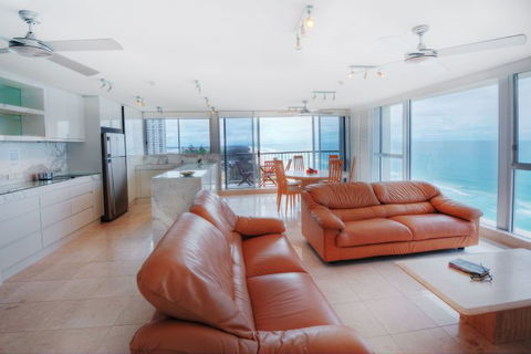 Golden Sands On Main Beach - Accommodation NT 20