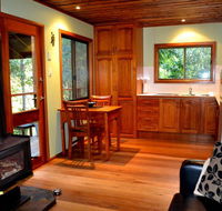 Waterfall Hideout-Rainforest Cabin for Couples - Accommodation NT