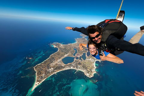 Rottnest Skydive + Perth Barack St Ferry Package - Accommodation NT 3