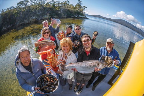 Fresh From The Ocean: Tasmanian Seafood Gourmet Full-Day Cruise Including Lunch - Accommodation NT 12
