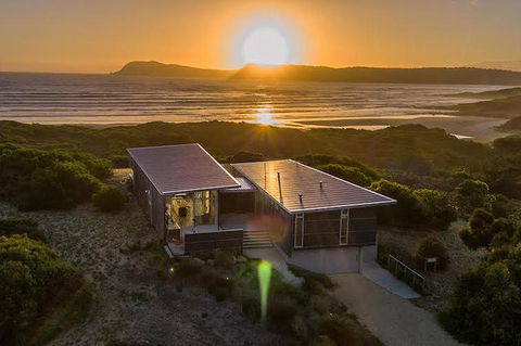 Bruny Island 3-Day Guided Walk With Wine And Cheese Tasting - Accommodation NT 0