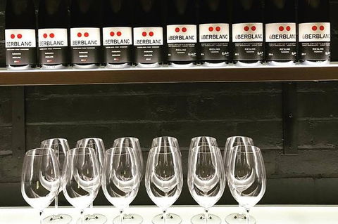 Hobart Small Group Wine Tour Saturday Afternoon: Wines, Gins & Cheeses - Accommodation NT 1