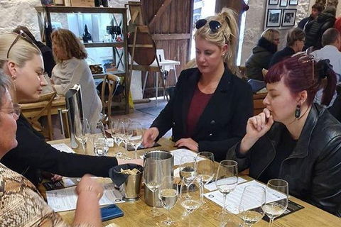 Hobart Small Group Wine Tour Saturday Afternoon: Wines, Gins & Cheeses - Accommodation NT 8