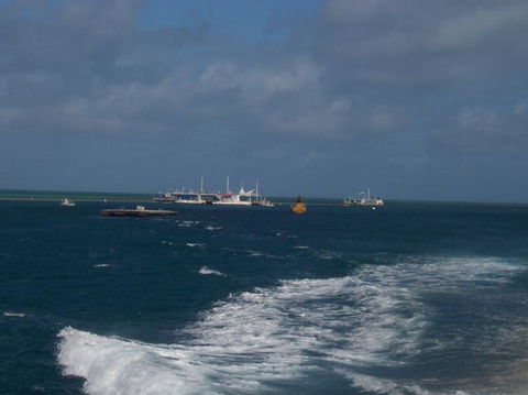 Great Barrier Reef Day Cruise To Reefworld - Accommodation NT 20