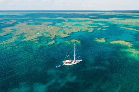 3 Day Whitsundays Sailing And Diving Adventure: Kiana - Accommodation NT 2