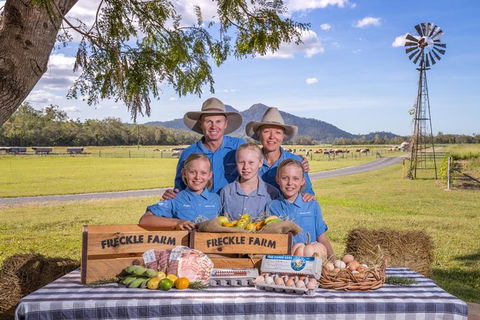 Mackay Aussie Farm & Drinks Tour - Accommodation NT 0