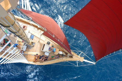 2-Day Whitsundays Sailing Adventure: Alexander Stewart - Accommodation NT 0