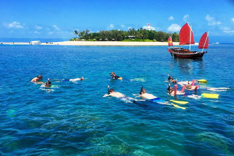 Low Island Snorkelling Private Charter Aboard Authentic Chinese Junk Boat - Accommodation NT 0