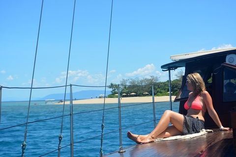 Low Island Snorkelling Private Charter Aboard Authentic Chinese Junk Boat - Accommodation NT 1
