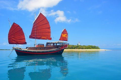 Low Island Snorkelling Private Charter Aboard Authentic Chinese Junk Boat - Accommodation NT 4
