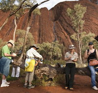 Full Uluru Base Walk at Sunrise Including breakfast - Accommodation NT