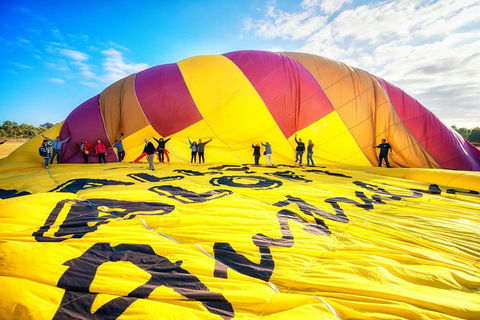 Hot Air Ballooning Over Sydney Macarthur Region Including A Champagne Breakfast - Accommodation NT 1