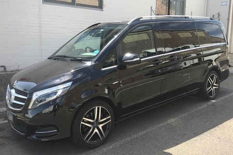 Luxury Sydney Airport Arrivals Transfer By People Mover - NT Tourism 6