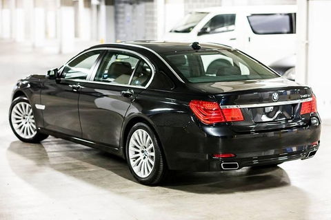 Family Sydney Airport Arrival Transfer - NT Tourism 4