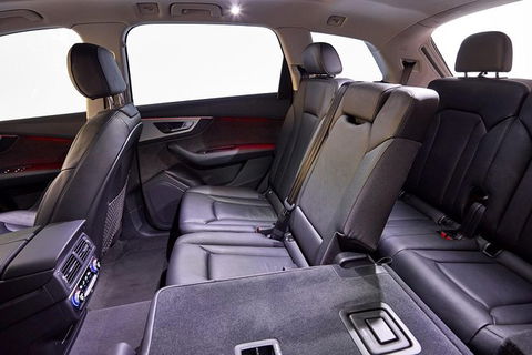 Family Sydney Airport Arrival Transfer - NT Tourism 3