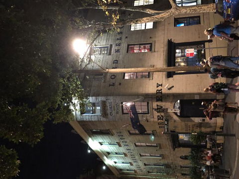 The Rocks Pub Walking Tour - Accommodation NT 3