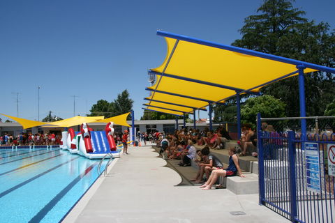 Holland Park Pool - Accommodation NT 2