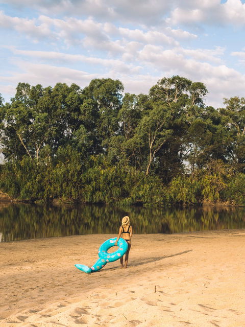 Riverside:  Wagga Beach - Accommodation NT 2