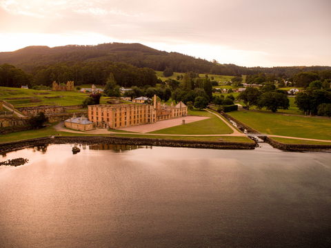 Hobart And South - Accommodation NT 1