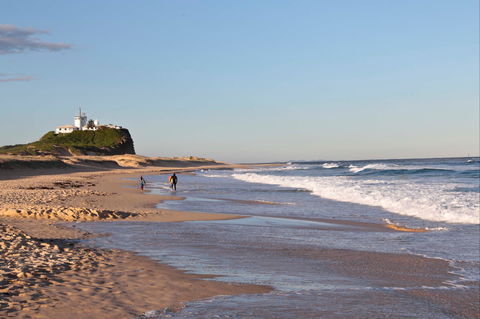 Nobbys Beach - Accommodation NT 2