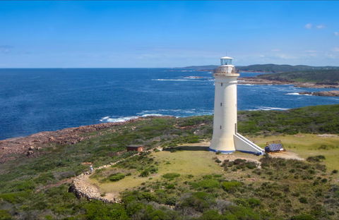 Point Stephens Lighthouse And Fingal Island - Accommodation NT 0