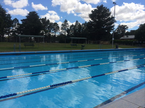 Binalong Memorial Swimming Pool - Accommodation NT 0